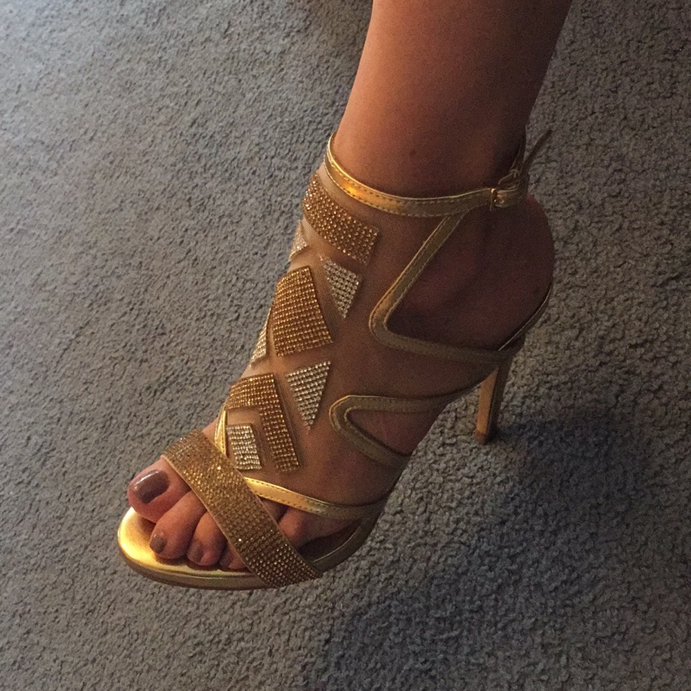 Nwt Thalia Sodi Regalogld Champagne sandals